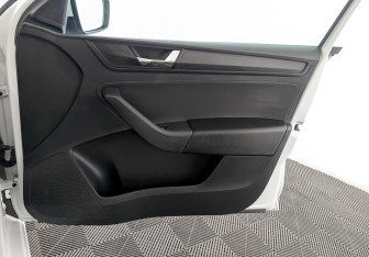Подержанный автомобиль Skoda Rapid Liftback 2021 года (24 фото)