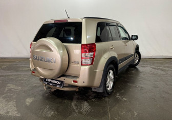 Подержанный автомобиль Suzuki Grand Vitara 2010 года (6 фото)