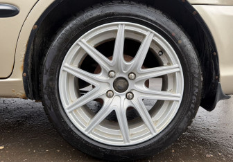 Подержанный автомобиль Hyundai Accent Sedan 2004 года (9 фото)