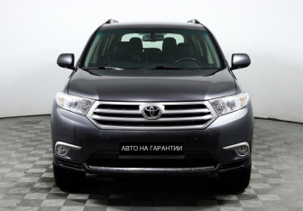 Подержанный автомобиль Toyota Highlander 2012 года (2 фото)