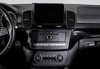 Подержанный автомобиль Mercedes-Benz GLE 2018 года (13 фото)