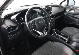 Подержанный автомобиль Hyundai Santa Fe 2019 года (9 фото)