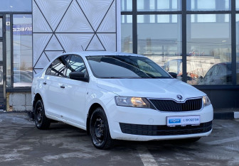 Подержанный автомобиль Skoda Rapid Liftback 2016 года (3 фото)