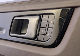 Подержанный автомобиль Porsche Cayenne 2018 года (27 фото)