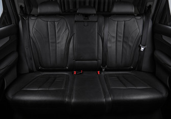 Подержанный автомобиль BMW X5 2017 года (23 фото)
