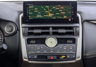 Подержанный автомобиль Lexus NX 2018 года (15 фото)