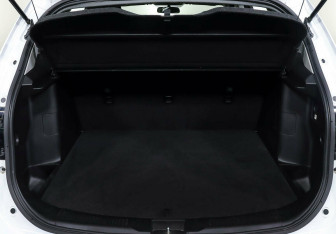 Подержанный автомобиль Suzuki SX4 Hatchback 2018 года (16 фото)