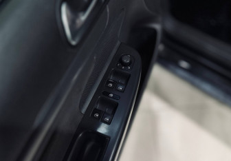 Подержанный автомобиль Volkswagen Jetta Sedan 2008 года (16 фото)