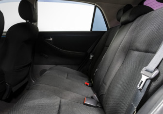 Подержанный автомобиль Toyota Corolla Hatchback 2006 года (8 фото)