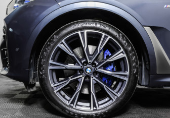 Подержанный автомобиль BMW X7 2019 года (31 фото)