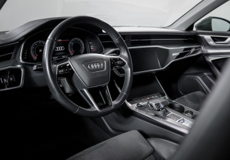 Подержанный автомобиль Audi A6 Sedan 2021 года (14 фото)