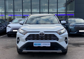 Подержанный автомобиль Toyota RAV4 2019 года (2 фото)