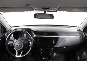 Подержанный автомобиль Kia Rio Hatchback 2021 года (12 фото)