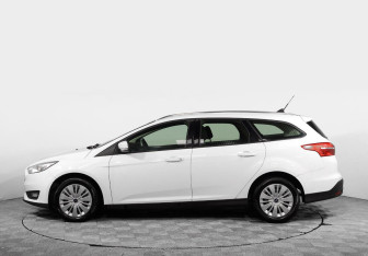 Подержанный автомобиль Ford Focus Wagon 2017 года (3 фото)