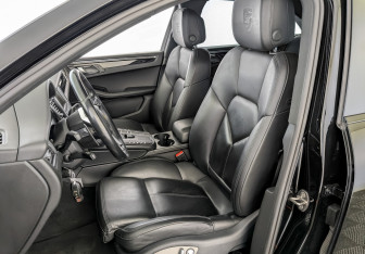 Подержанный автомобиль Porsche Macan 2015 года (20 фото)