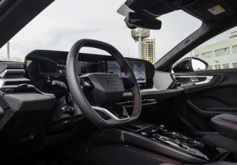 Подержанный автомобиль Audi A5 Liftback 2025 года (10 фото)