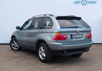 Подержанный автомобиль BMW X5 2002 года (7 фото)