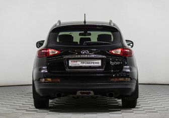 Подержанный автомобиль Infiniti QX50 2014 года (6 фото)