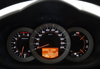 Подержанный автомобиль Toyota RAV4 2008 года (9 фото)