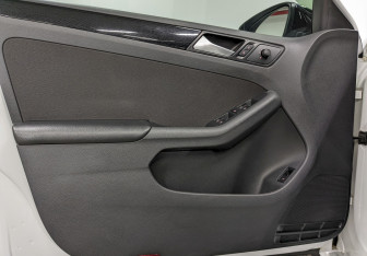 Подержанный автомобиль Volkswagen Jetta Sedan 2017 года (11 фото)