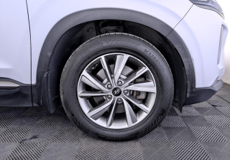 Подержанный автомобиль Hyundai Santa Fe 2020 года (18 фото)
