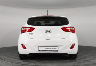 Подержанный автомобиль Hyundai i30 Hatchback 2013 года (6 фото)