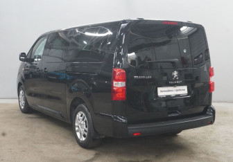 Подержанный автомобиль Peugeot Traveller 2020 года (5 фото)