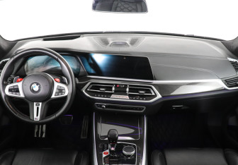 Подержанный автомобиль BMW X5 M 2021 года (10 фото)