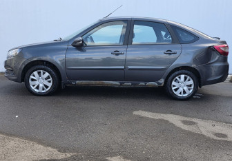 Подержанный автомобиль LADA (ВАЗ) Granta Liftback 2019 года (8 фото)