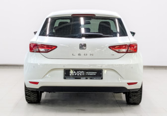 Подержанный автомобиль SEAT Leon Hatchback 2013 года (6 фото)