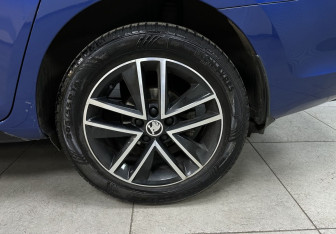 Подержанный автомобиль Skoda Rapid Liftback 2018 года (9 фото)