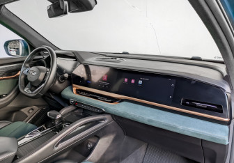 Подержанный автомобиль Geely Monjaro 2024 года (11 фото)