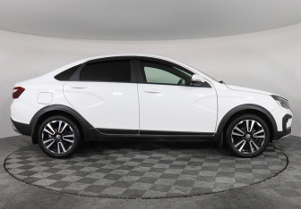 Подержанный автомобиль LADA (ВАЗ) Vesta Sedan 2023 года (4 фото)