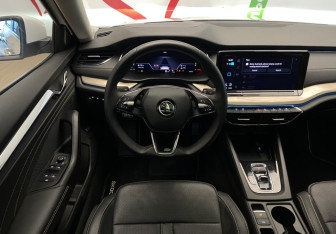 Подержанный автомобиль Skoda Octavia Liftback 2023 года (13 фото)