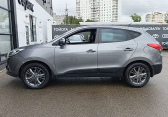 Подержанный автомобиль Hyundai ix35 2014 года (8 фото)
