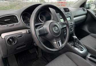 Подержанный автомобиль Volkswagen Golf Hatchback 2012 года (13 фото)