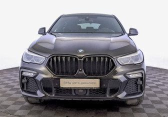 Подержанный автомобиль BMW X6 2020 года (2 фото)