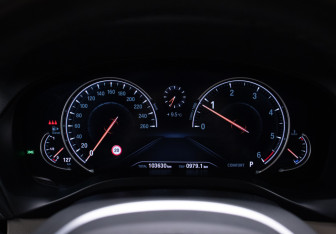 Подержанный автомобиль BMW X3 2019 года (12 фото)