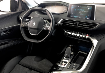 Подержанный автомобиль Peugeot 3008 2021 года (30 фото)