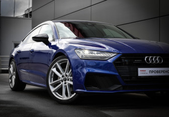 Подержанный автомобиль Audi A7 2021 года (25 фото)