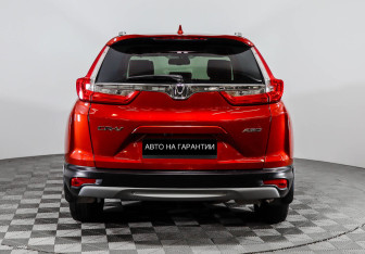 Подержанный автомобиль Honda CR-V 2018 года (4 фото)