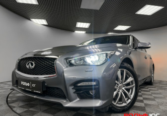 Подержанный автомобиль Infiniti Q50 2014 года (19 фото)