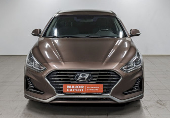 Подержанный автомобиль Hyundai Sonata 2019 года (2 фото)