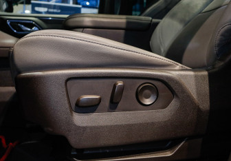 Подержанный автомобиль Chevrolet Tahoe 2023 года (21 фото)