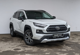 Подержанный автомобиль Toyota RAV4 2024 года (27 фото)
