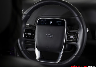 Подержанный автомобиль LiXiang L9 2023 года (13 фото)