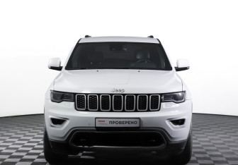 Подержанный автомобиль Jeep Grand Cherokee 2018 года (2 фото)