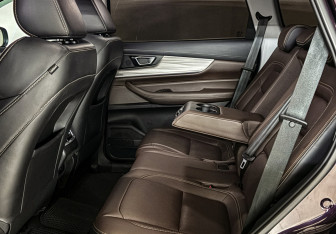 Подержанный автомобиль Chery Tiggo 8 Pro 2021 года (15 фото)