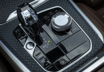 Подержанный автомобиль BMW X5 2021 года (21 фото)