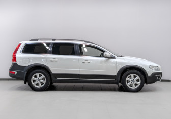 Подержанный автомобиль Volvo XC70 2014 года (4 фото)